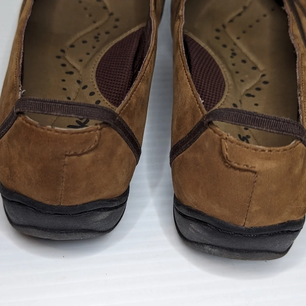 Clark's women's comfort brown suede slipon‎ flats shoes size 7